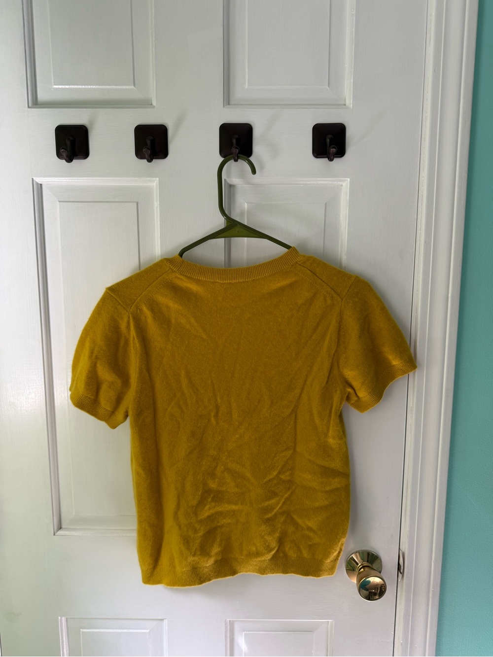 Everlane 100% Cashmere Mustard Yellow Short-Sleeve Crewneck Sweater - Picture 3 of 4